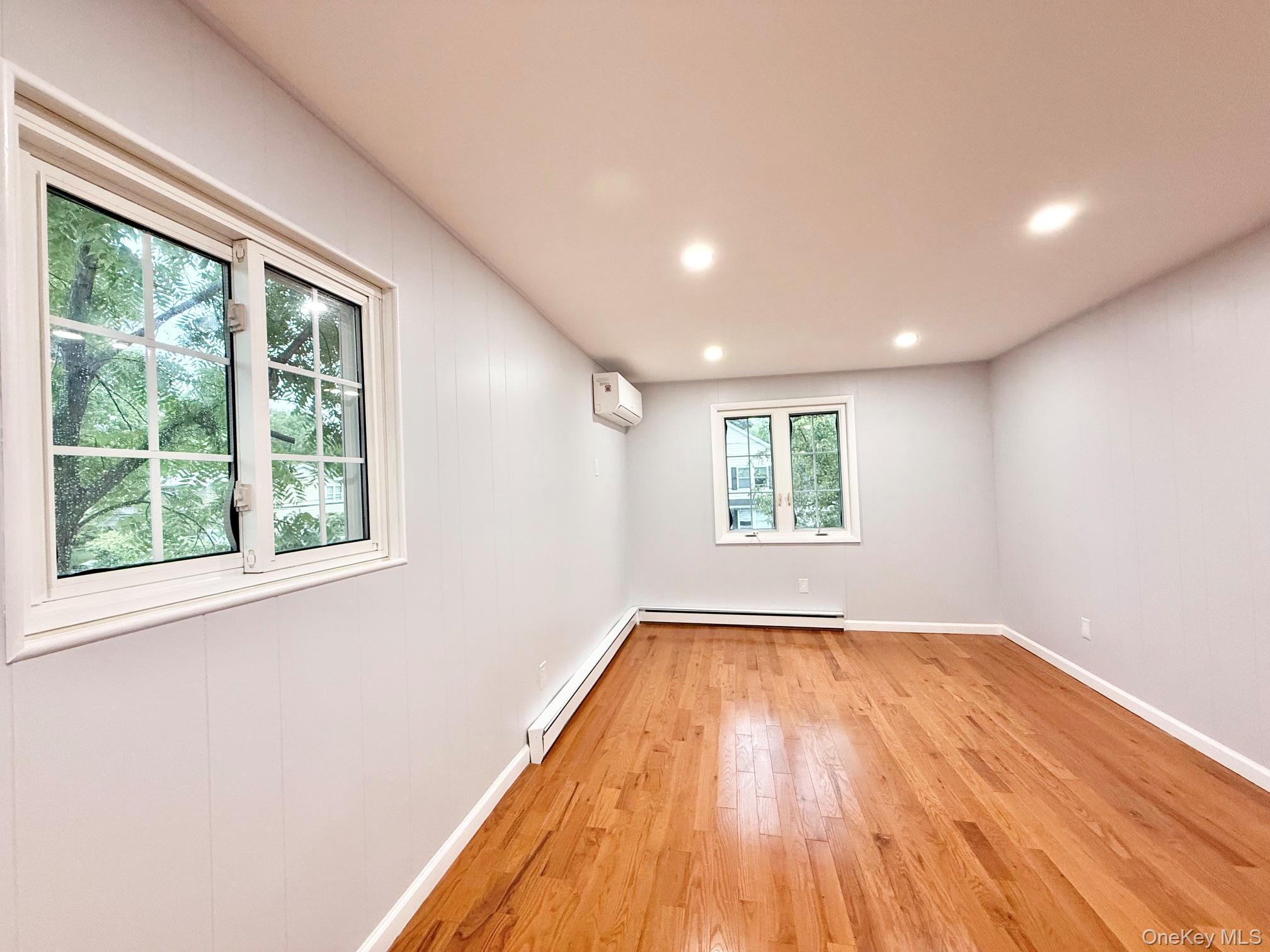 Single Family Baylis Place  Nassau County, NY 11791, MLS-1022844-16