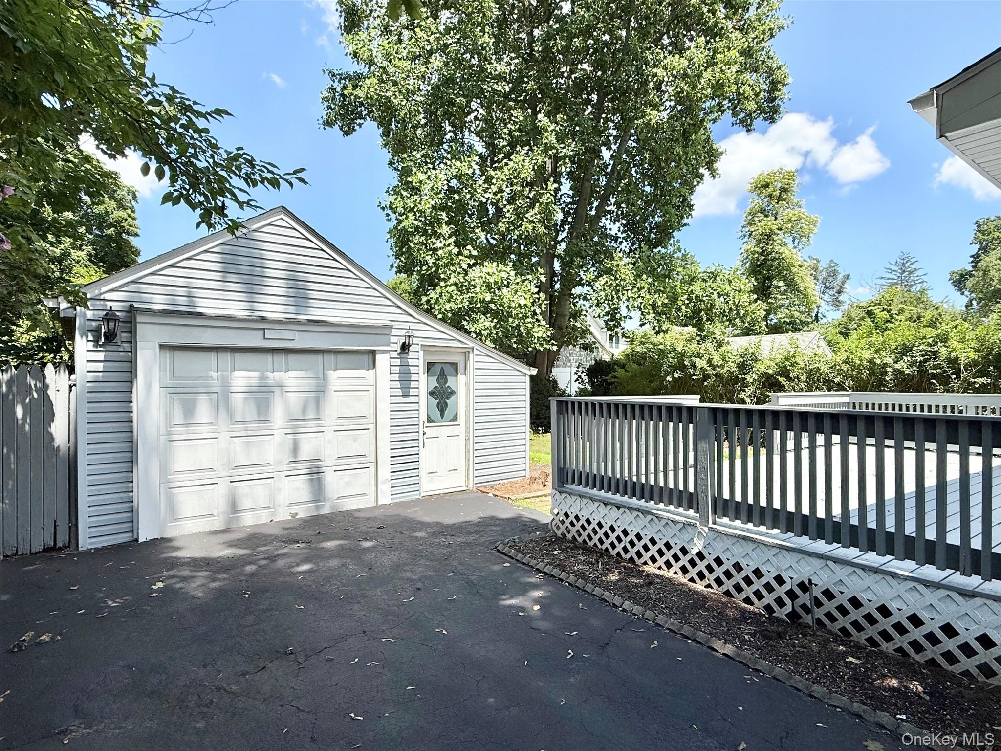 Single Family Baylis Place  Nassau County, NY 11791, MLS-1022844-21