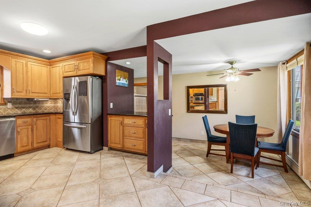 Single Family Alton Road Suffolk County, NY 11702, MLS-1022875-12