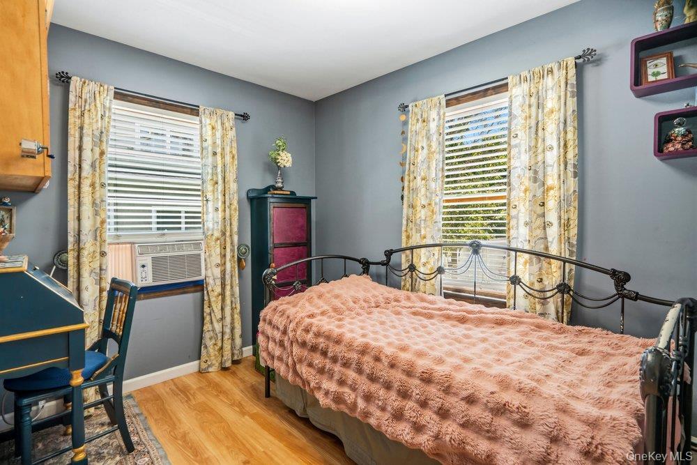 Single Family Alton Road Suffolk County, NY 11702, MLS-1022875-16