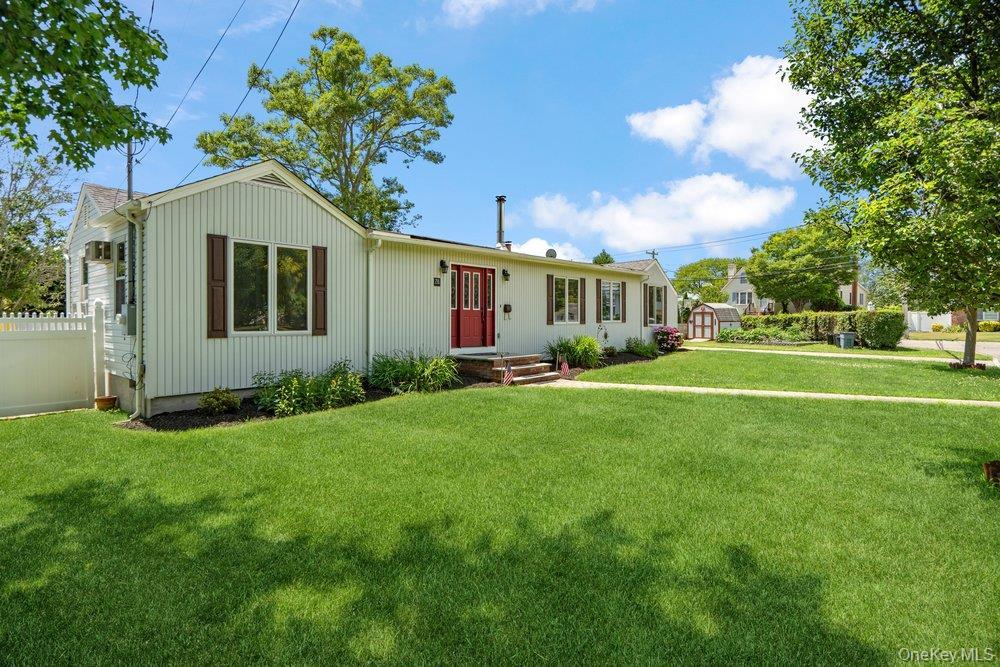 Single Family Alton Road Suffolk County, NY 11702, MLS-1022875-2