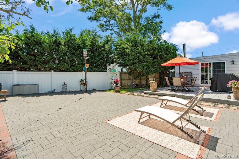 Single Family Alton Road Suffolk County, NY 11702, MLS-1022875-25