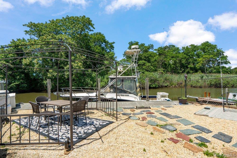 Single Family Alton Road Suffolk County, NY 11702, MLS-1022875-30