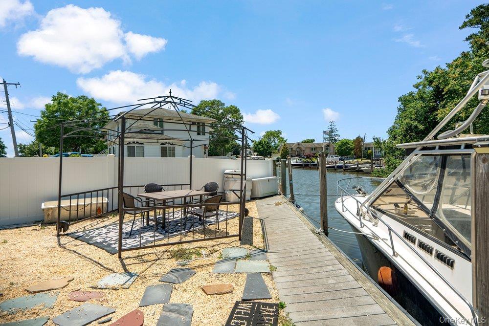 Single Family Alton Road Suffolk County, NY 11702, MLS-1022875-31
