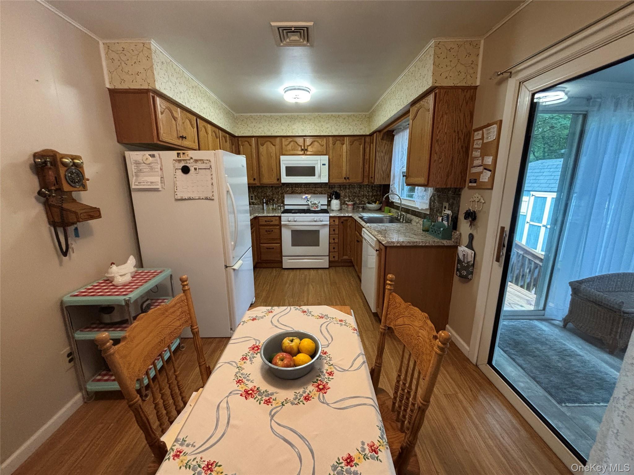 Single Family Fanning Boulevard Suffolk County, NY 11901, MLS-1022877-10