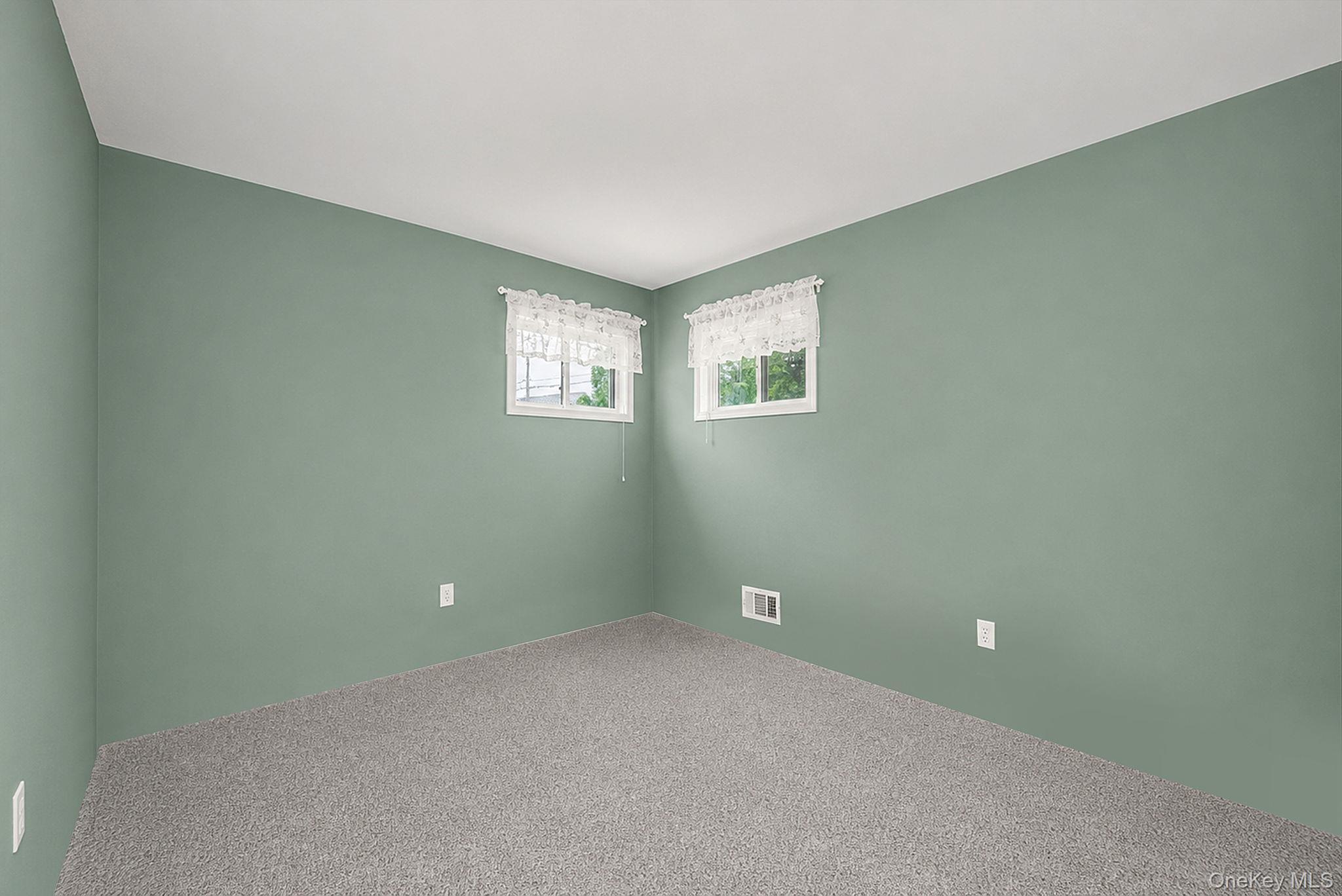 Single Family E Oakdale Street  Suffolk County, NY 11706, MLS-1022881-11