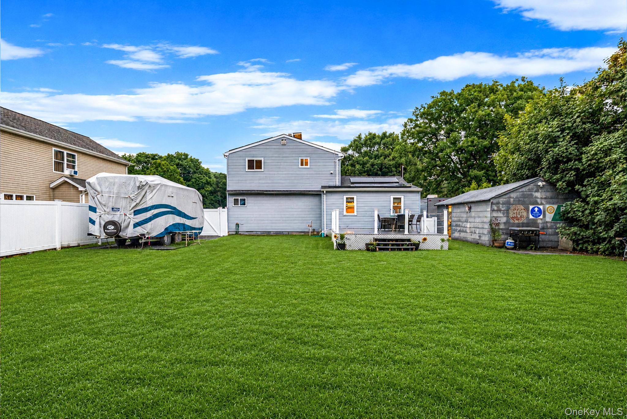 Single Family E Oakdale Street  Suffolk County, NY 11706, MLS-1022881-21