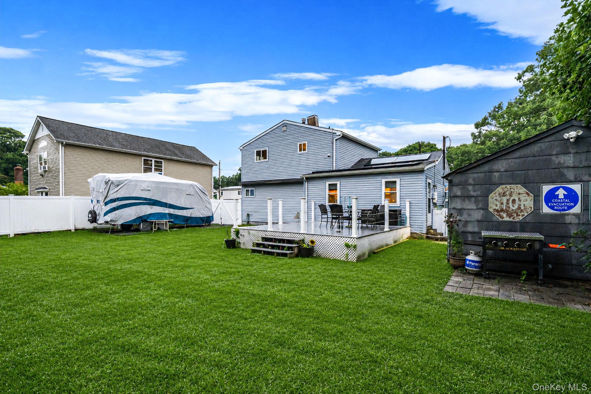 Single Family E Oakdale Street  Suffolk County, NY 11706, MLS-1022881-22