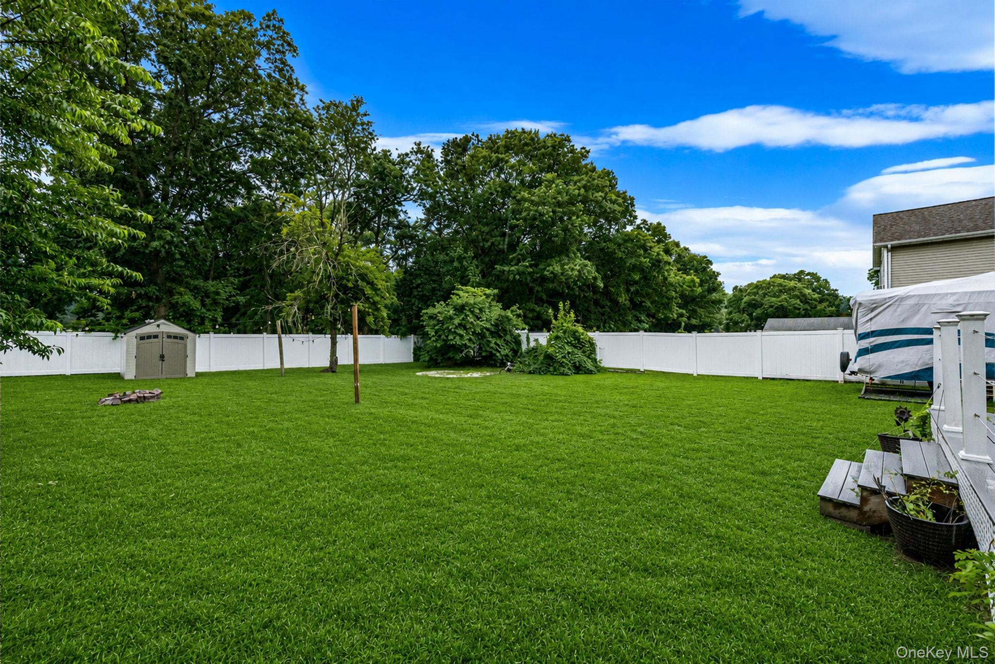 Single Family E Oakdale Street  Suffolk County, NY 11706, MLS-1022881-23