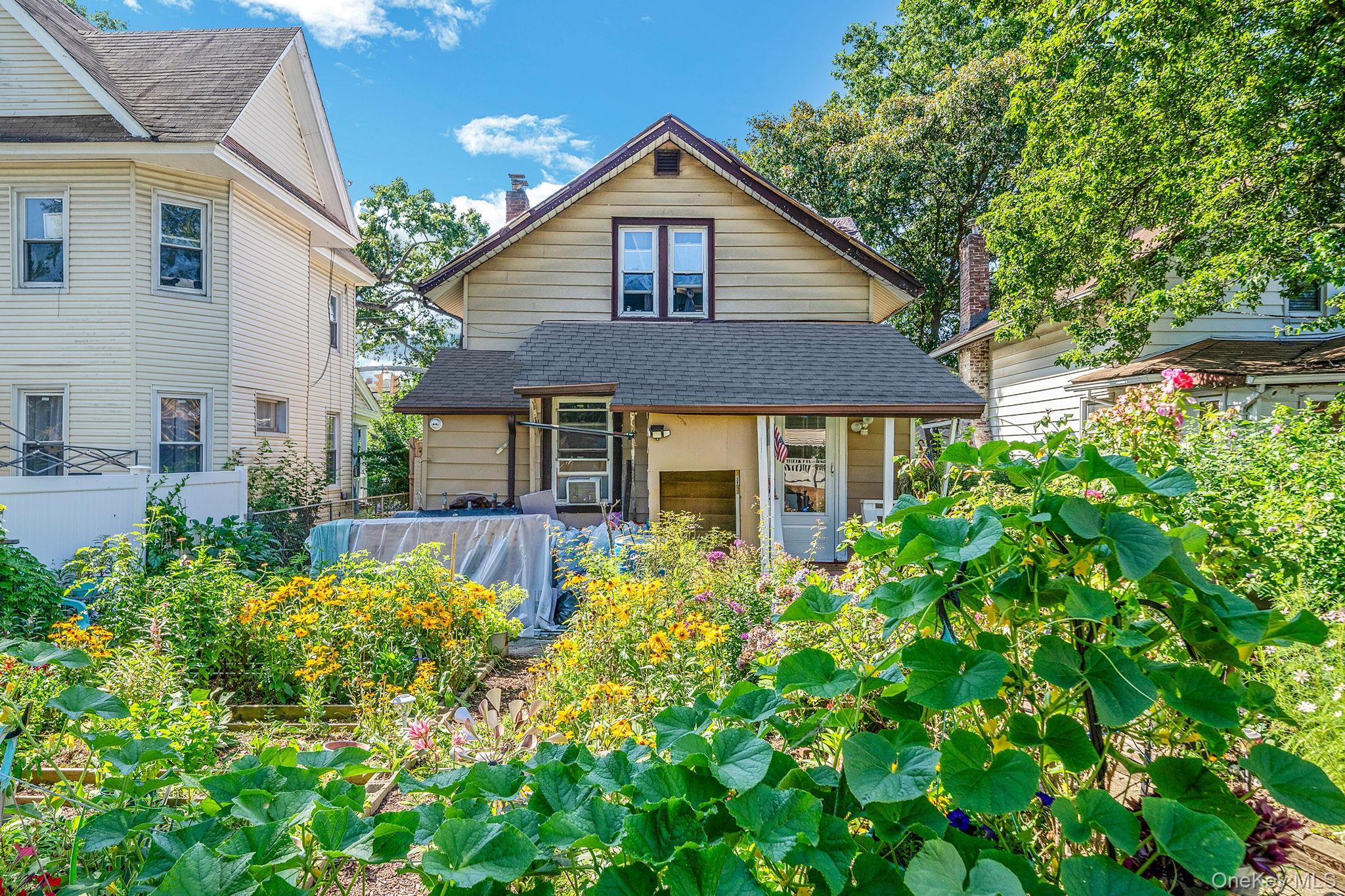 Single Family E Seaman Avenue Nassau County, NY 11520, MLS-1022910-26
