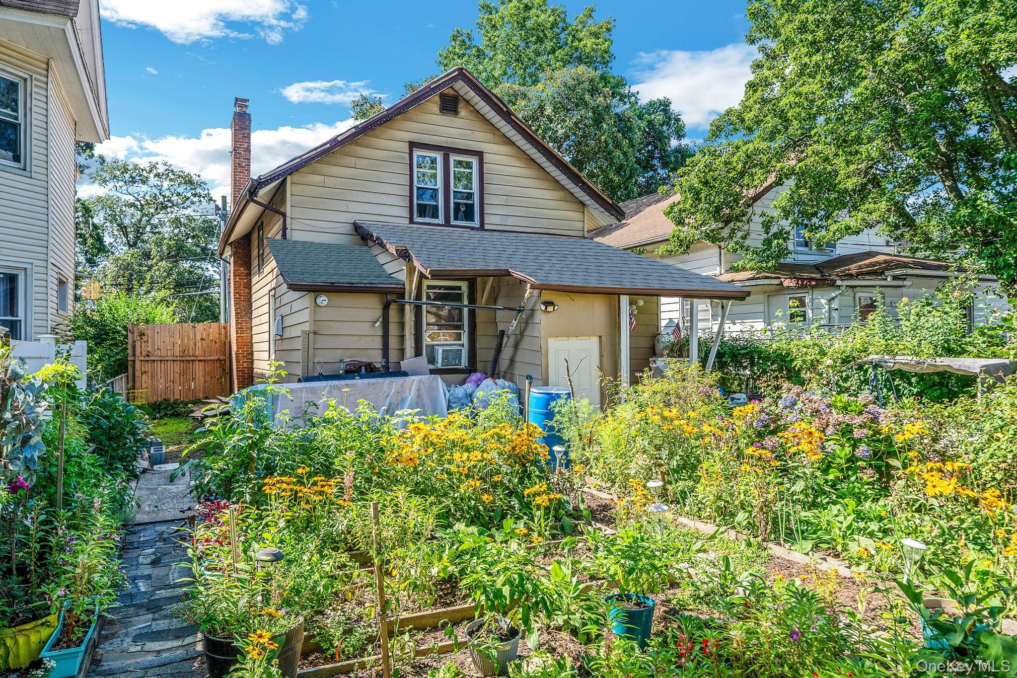 Single Family E Seaman Avenue  Nassau County, NY 11520, MLS-1022910-27