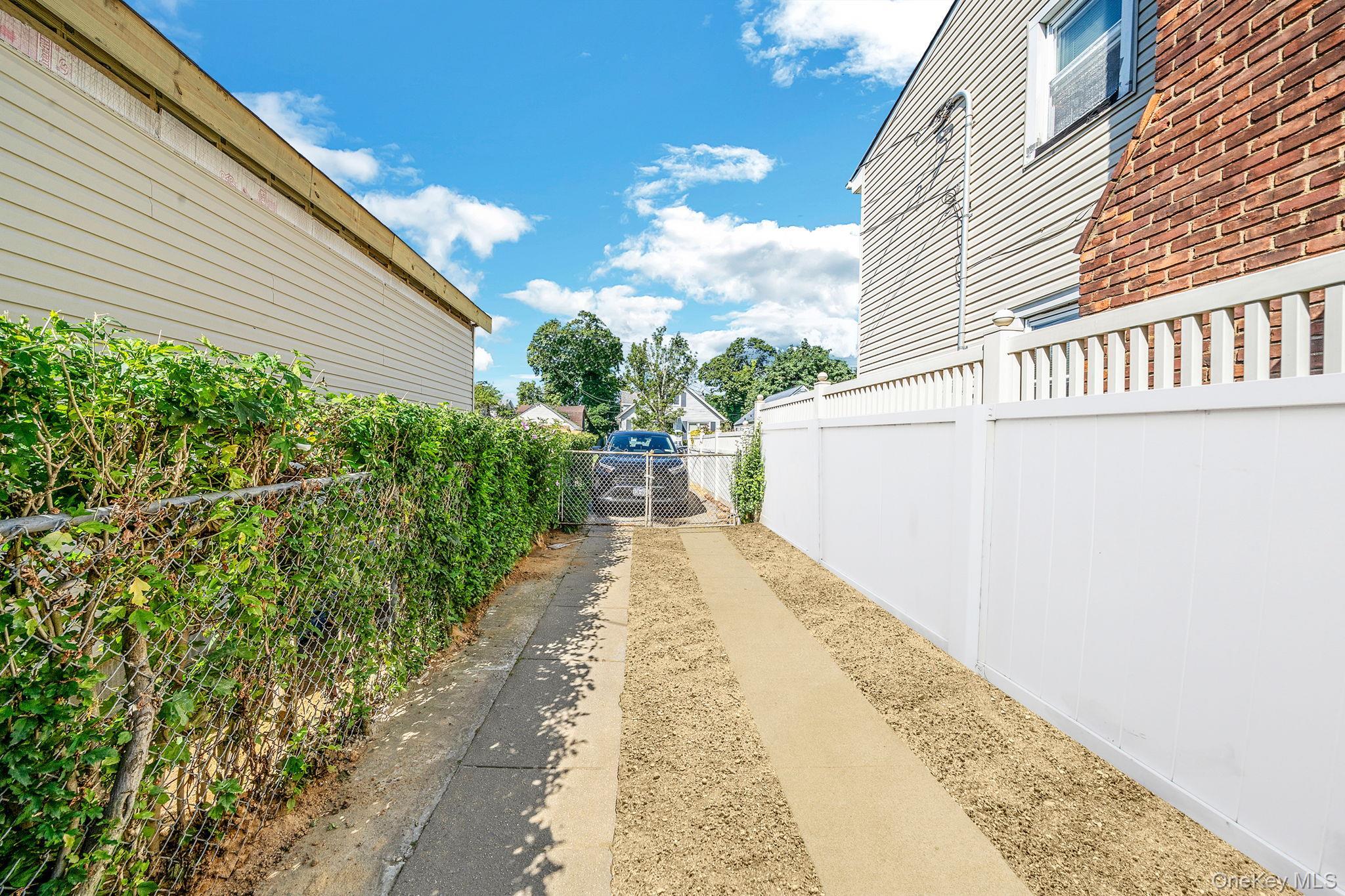 Single Family E Seaman Avenue Nassau County, NY 11520, MLS-1022910-6