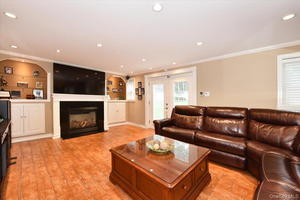 Single Family Lark Drive Nassau County, NY 11797, MLS-1022916-12