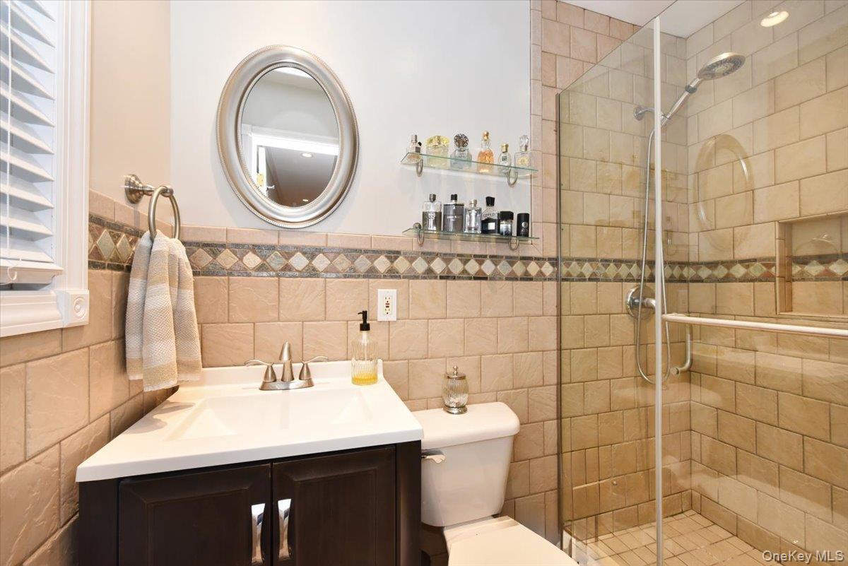 Single Family Lark Drive Nassau County, NY 11797, MLS-1022916-16