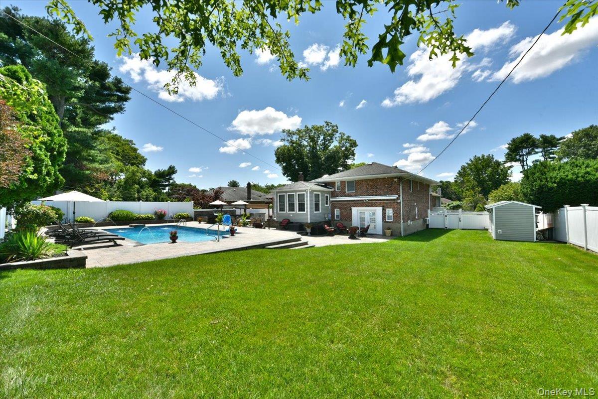 Single Family Lark Drive Nassau County, NY 11797, MLS-1022916-27