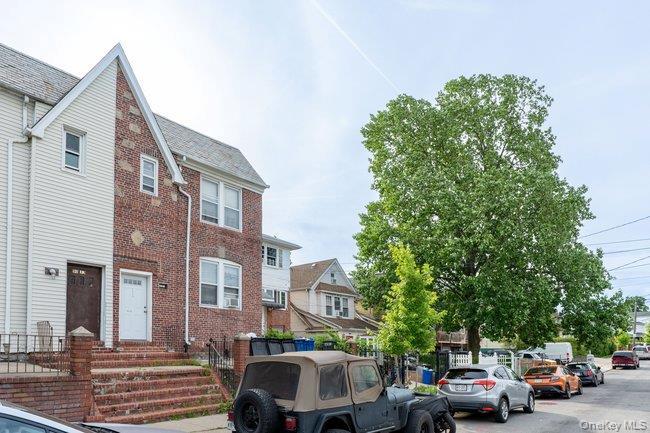 Single Family 198th Street  Queens, NY 11423, MLS-1022926-32