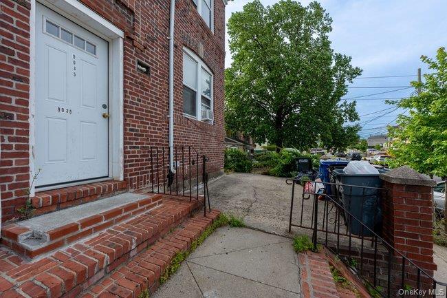 Single Family 198th Street  Queens, NY 11423, MLS-1022926-34