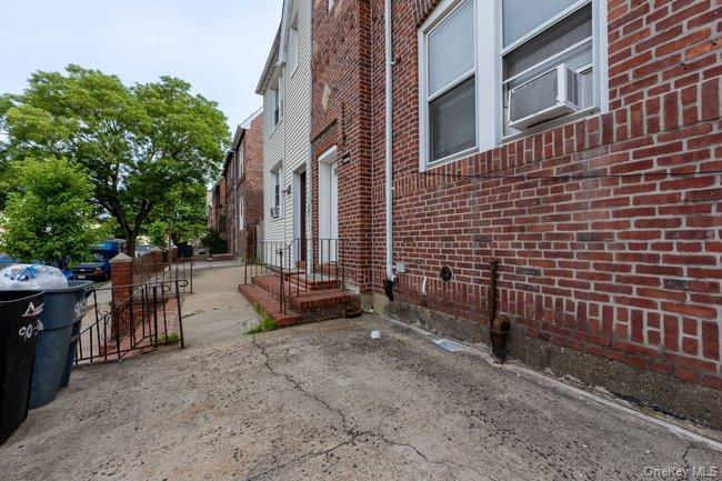 Single Family 198th Street  Queens, NY 11423, MLS-1022926-35