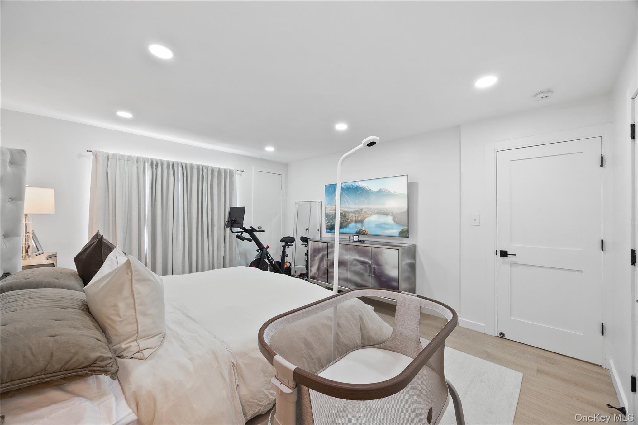 Single Family Fielding Street  Bronx, NY 10469, MLS-1022939-18
