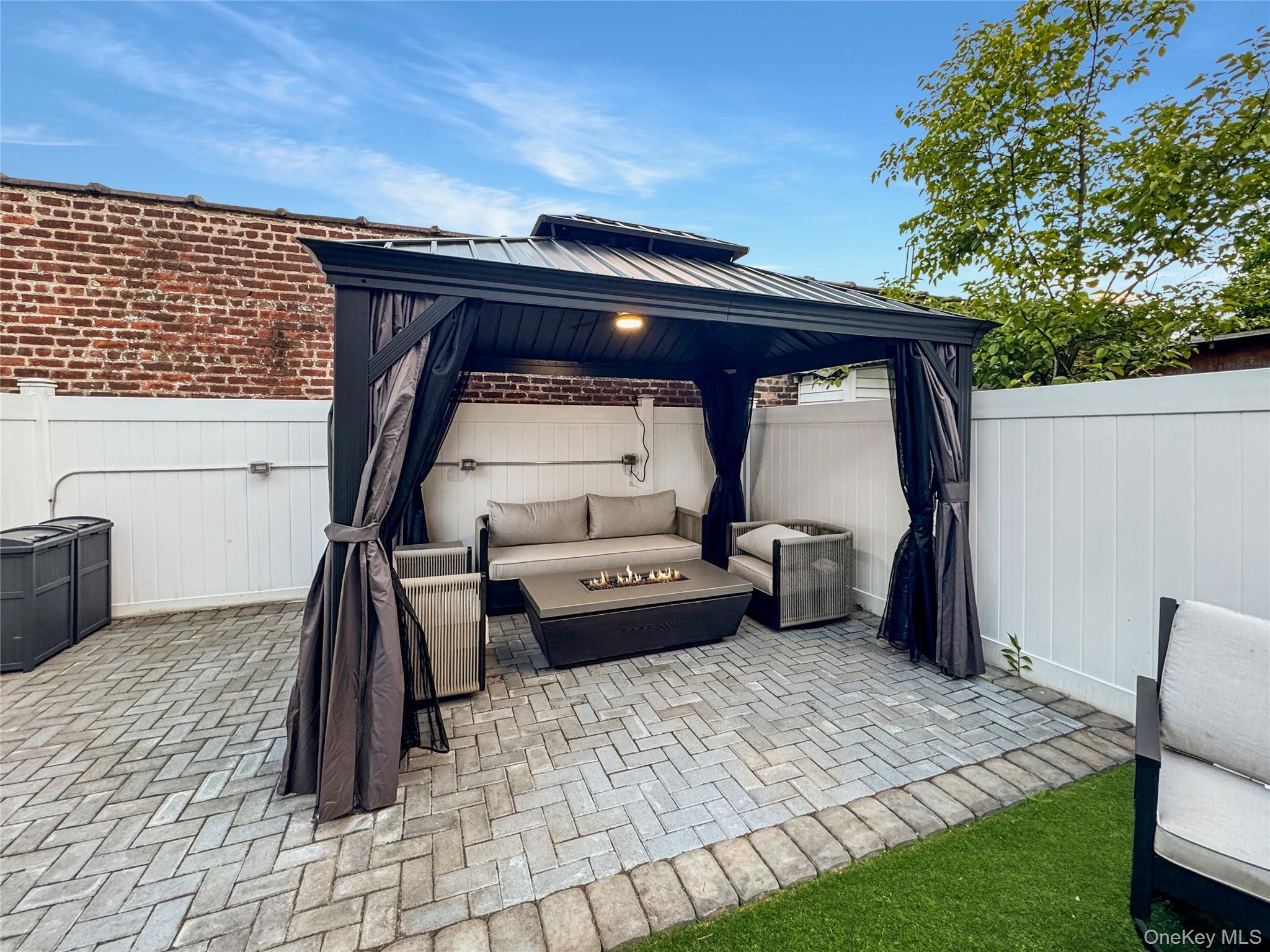 Single Family Fielding Street  Bronx, NY 10469, MLS-1022939-36