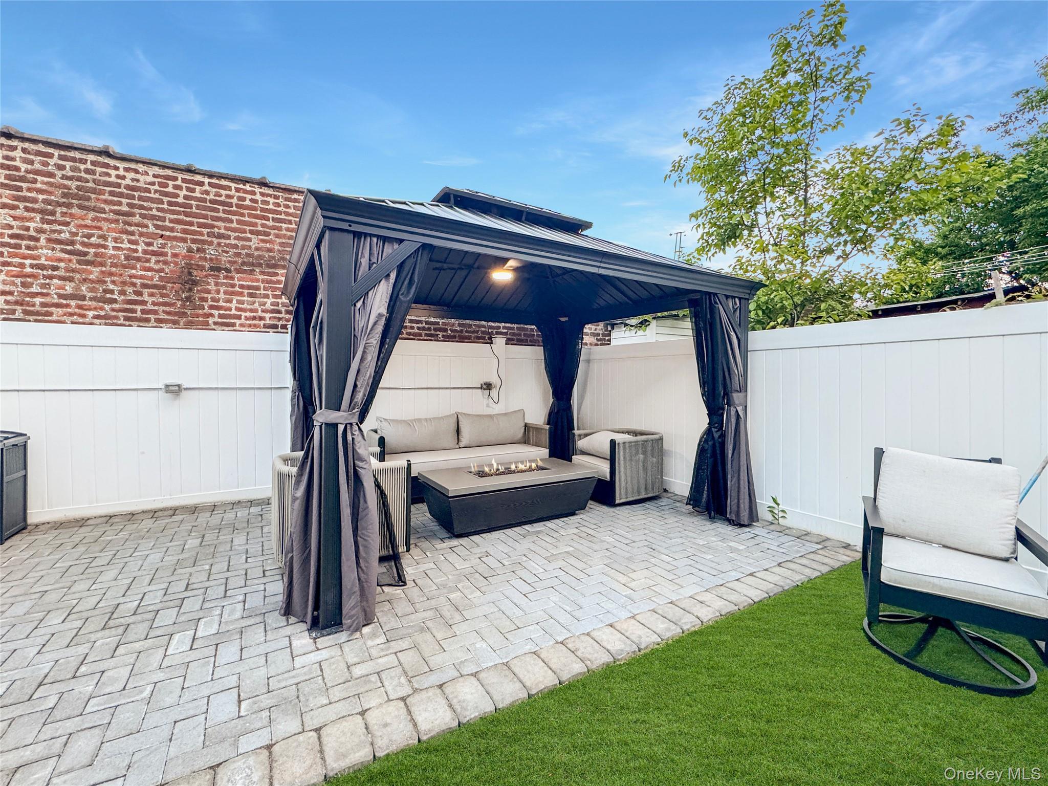 Single Family Fielding Street  Bronx, NY 10469, MLS-1022939-38