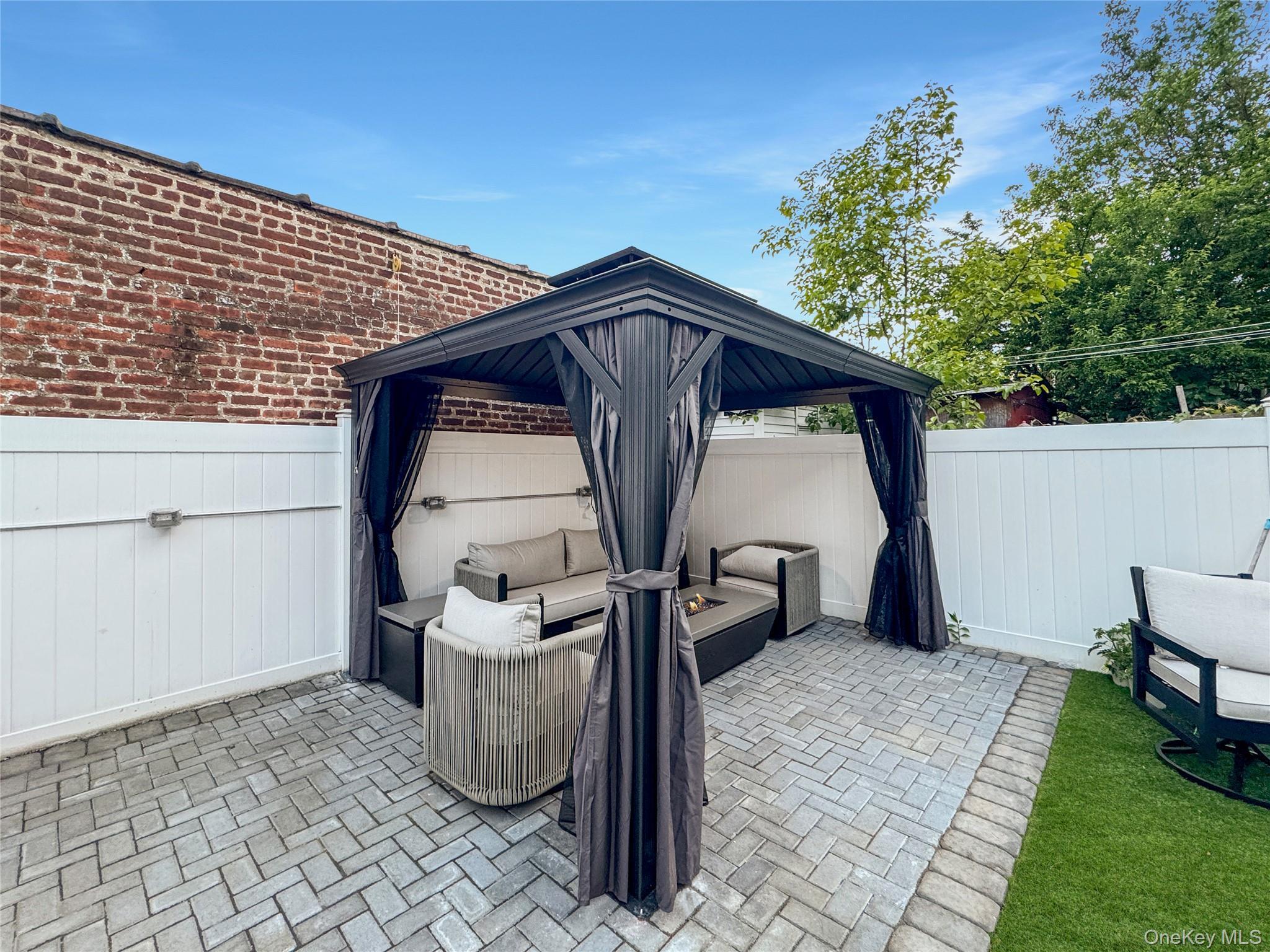 Single Family Fielding Street  Bronx, NY 10469, MLS-1022939-39