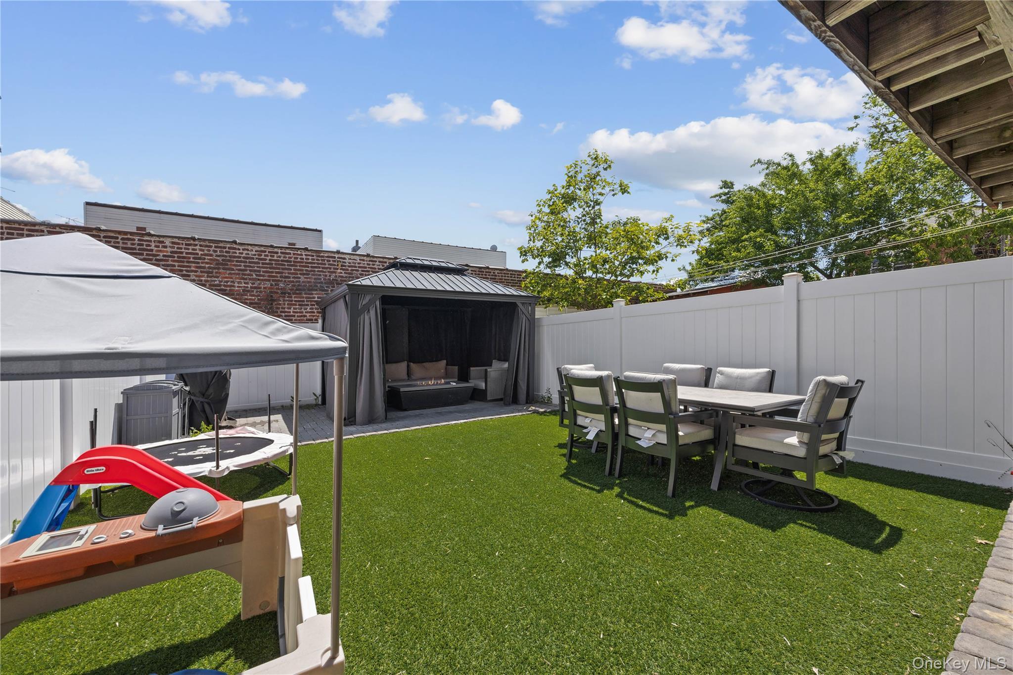 Single Family Fielding Street  Bronx, NY 10469, MLS-1022939-40