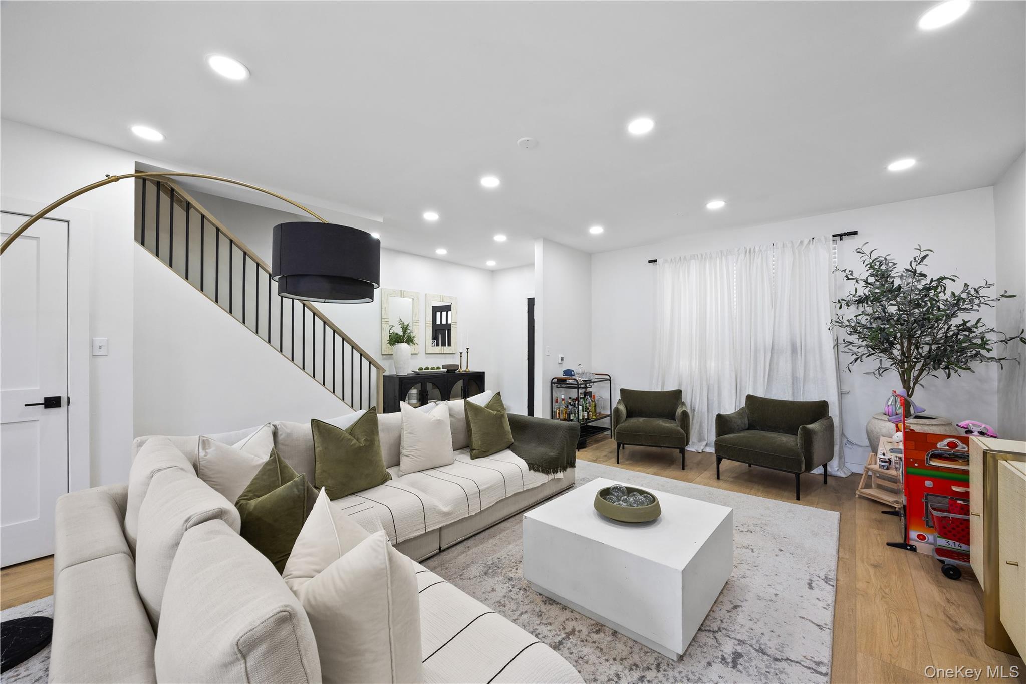 Single Family Fielding Street  Bronx, NY 10469, MLS-1022939-6