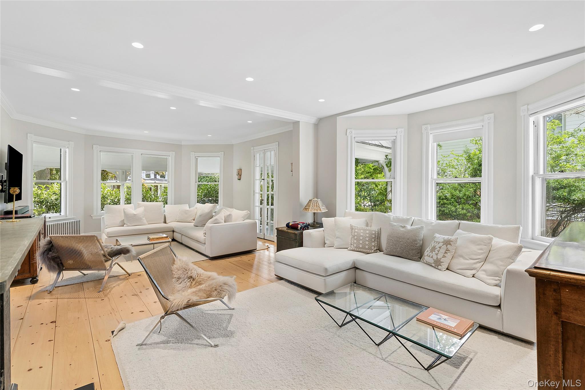 Single Family Post Crossing  Suffolk County, NY 11968, MLS-1022948-9