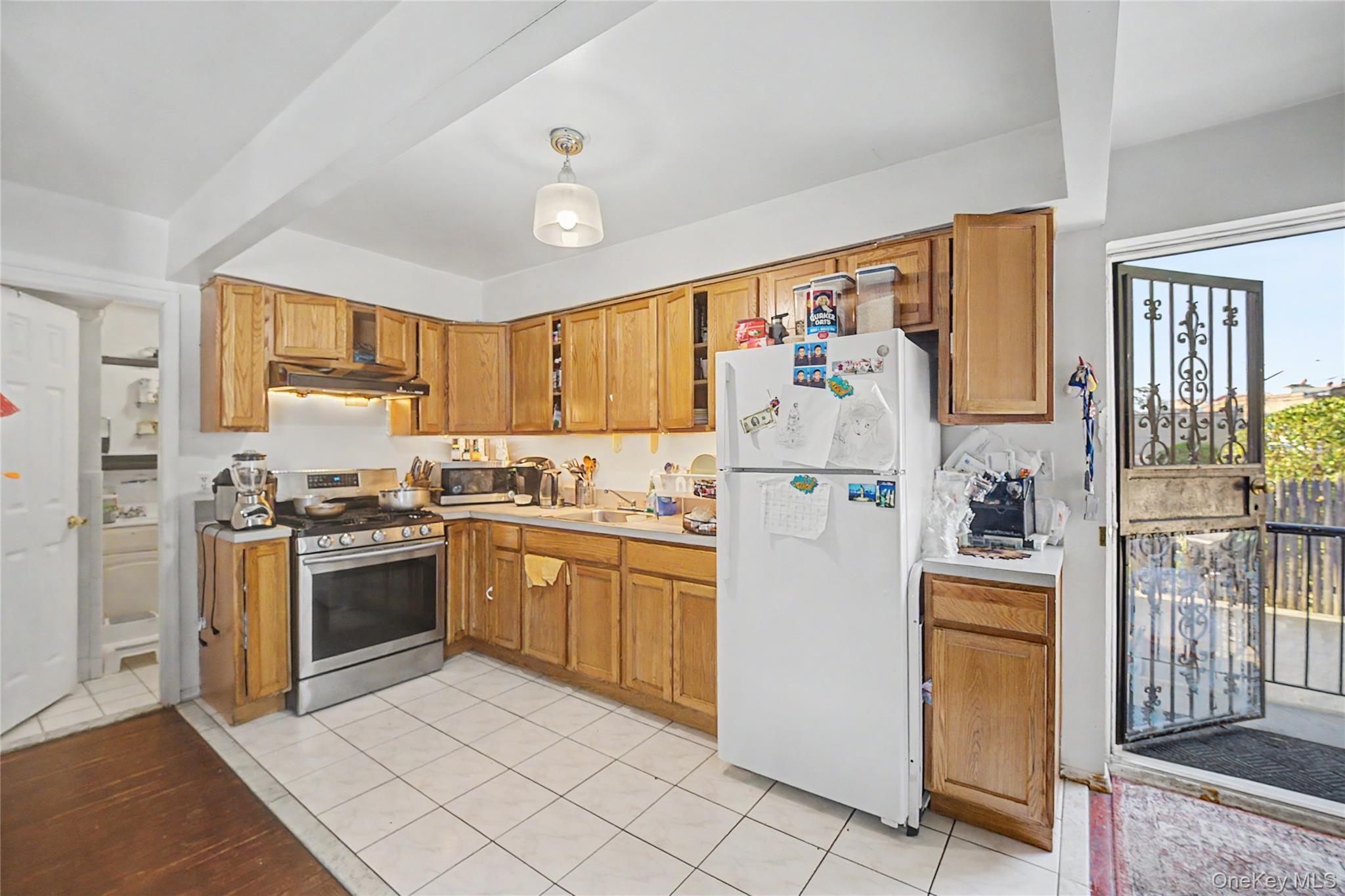 Single Family Alstyne Avenue Queens, NY 11368, MLS-1022984-6