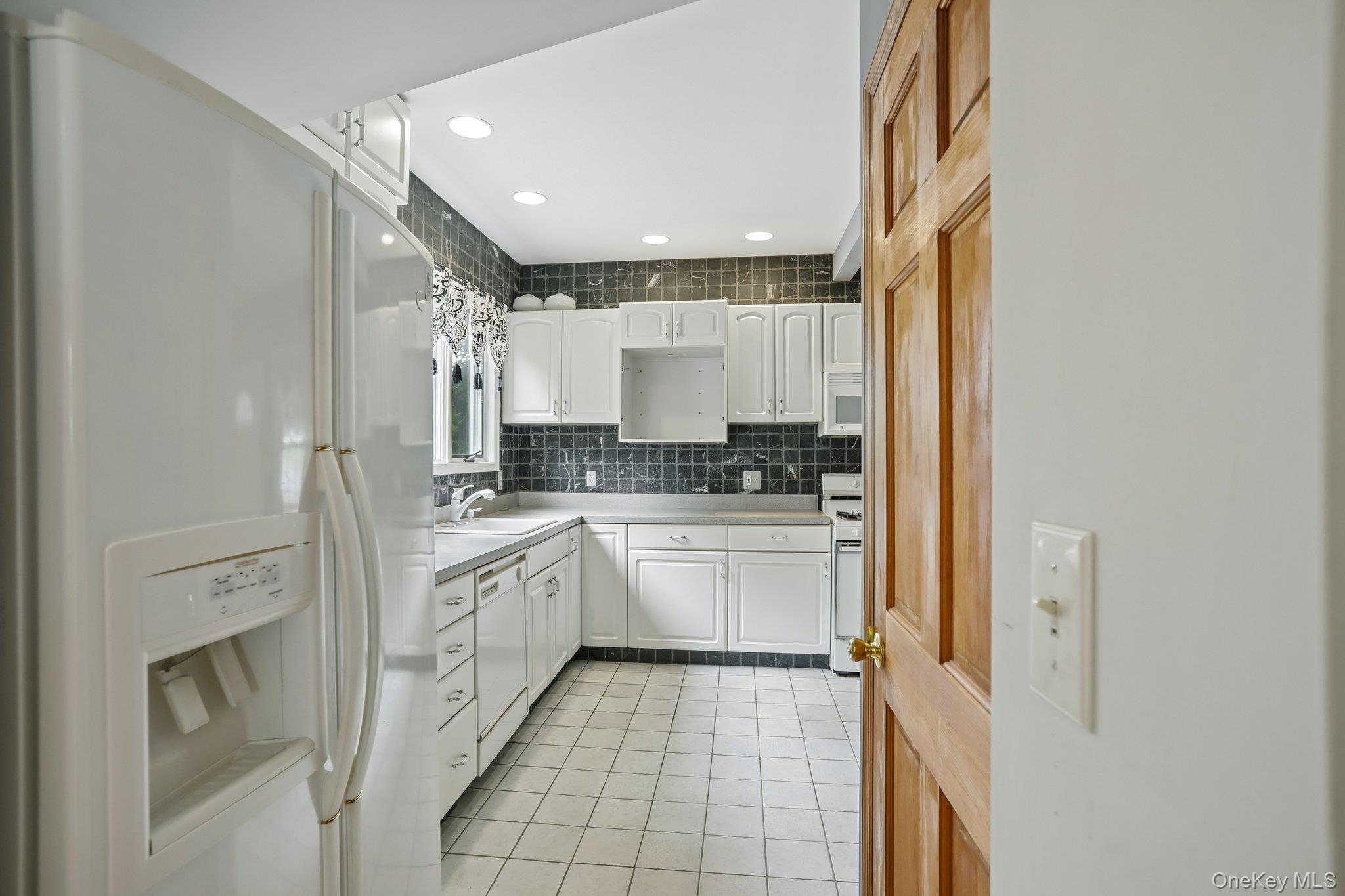 Single Family Sunset Heights Orange County, NY 10950, MLS-1022990-15