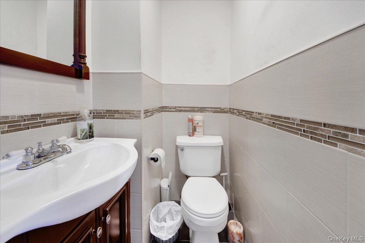 Single Family Torry Avenue Bronx, NY 10473, MLS-1023004-11