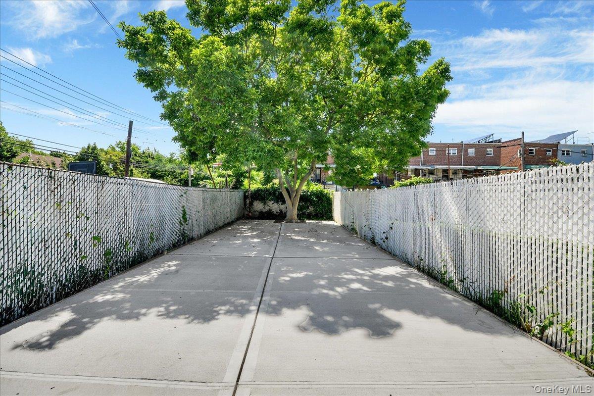 Single Family Torry Avenue Bronx, NY 10473, MLS-1023004-24