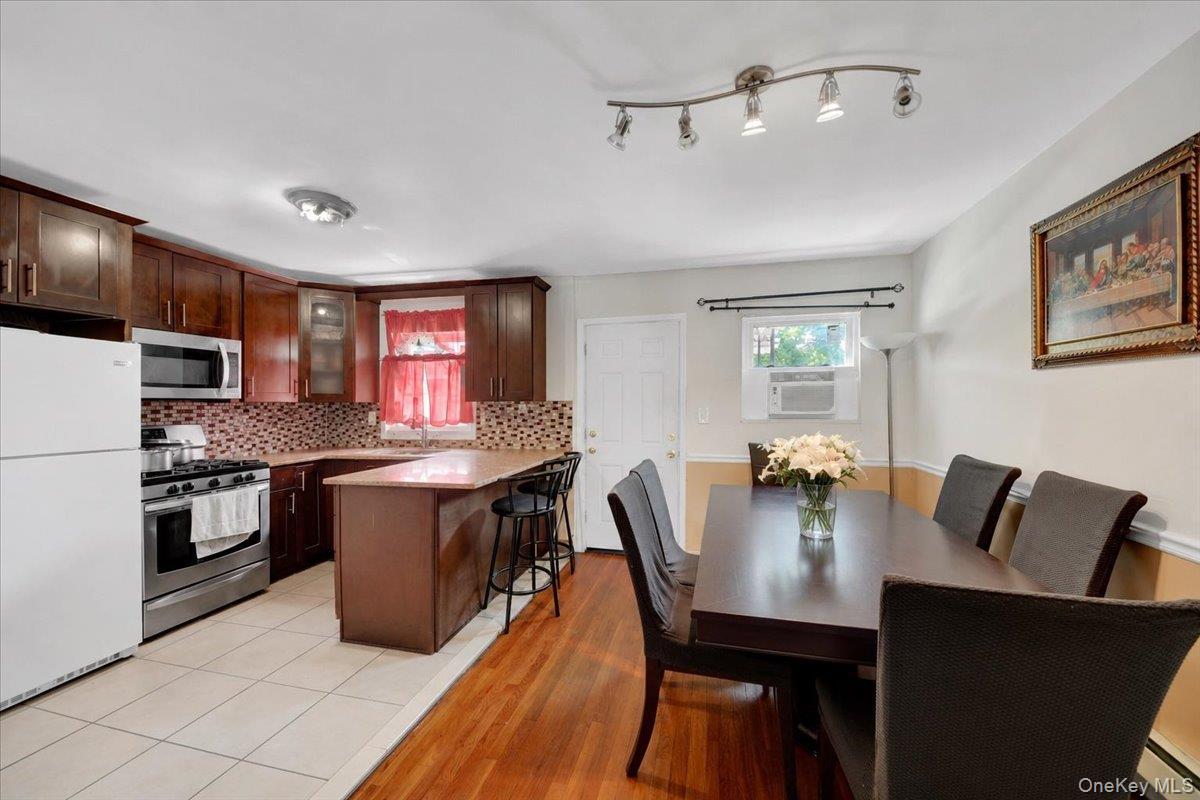 Single Family Torry Avenue Bronx, NY 10473, MLS-1023004-5
