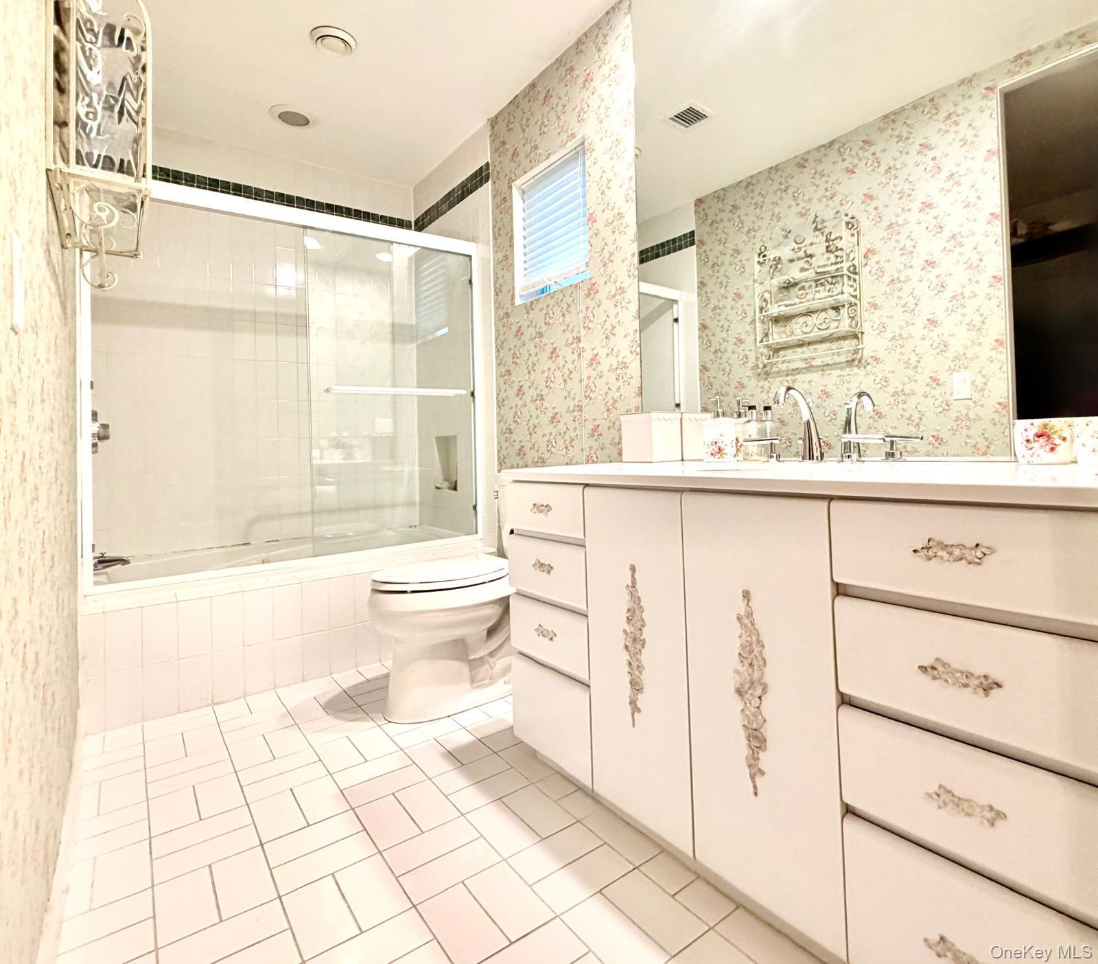 Single Family Pine Tree Lane  Suffolk County, NY 11977, MLS-1023018-25