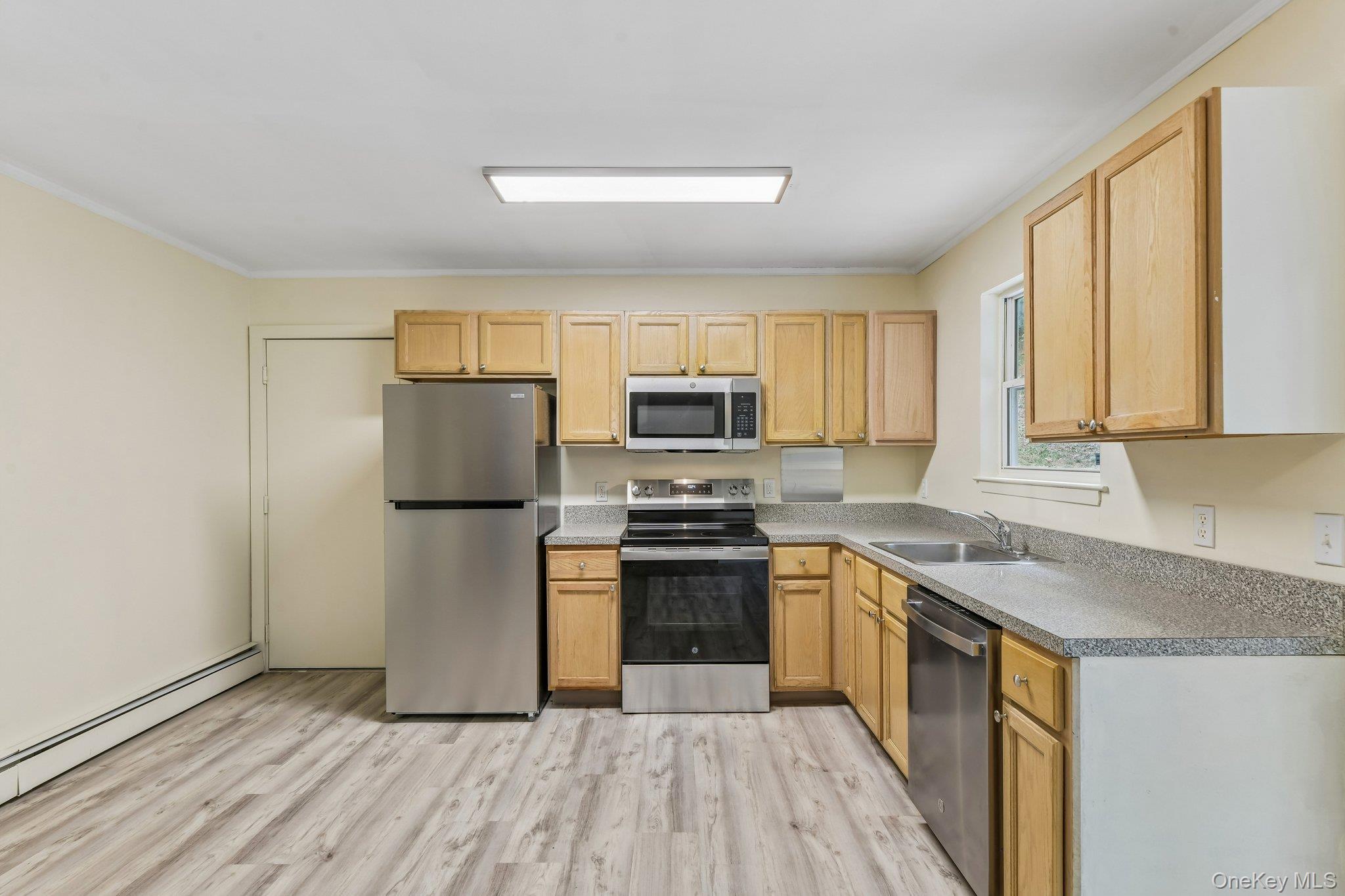Single Family Red Maple Road Suffolk County, NY 11961, MLS-1023024-10