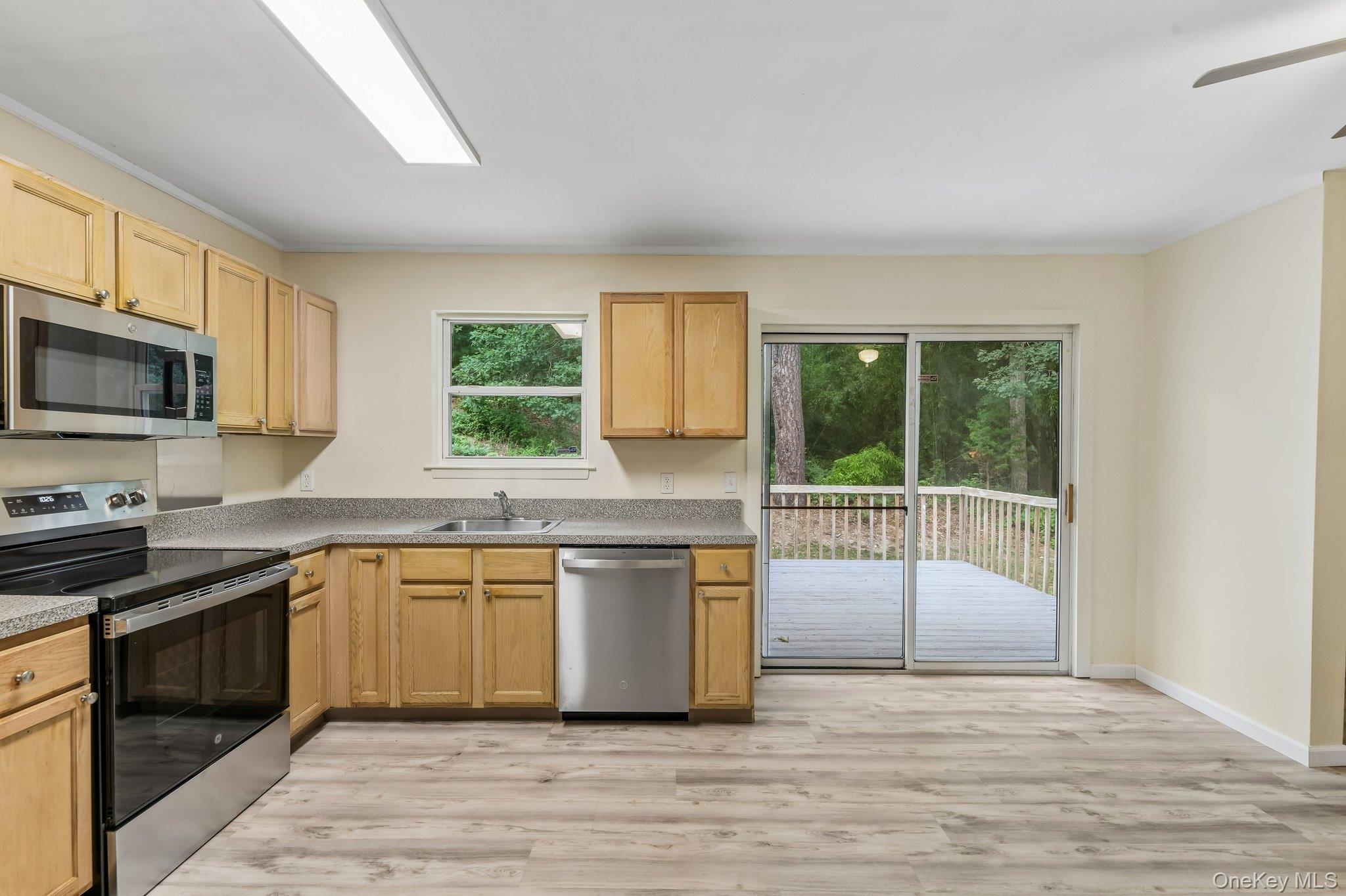 Single Family Red Maple Road Suffolk County, NY 11961, MLS-1023024-14