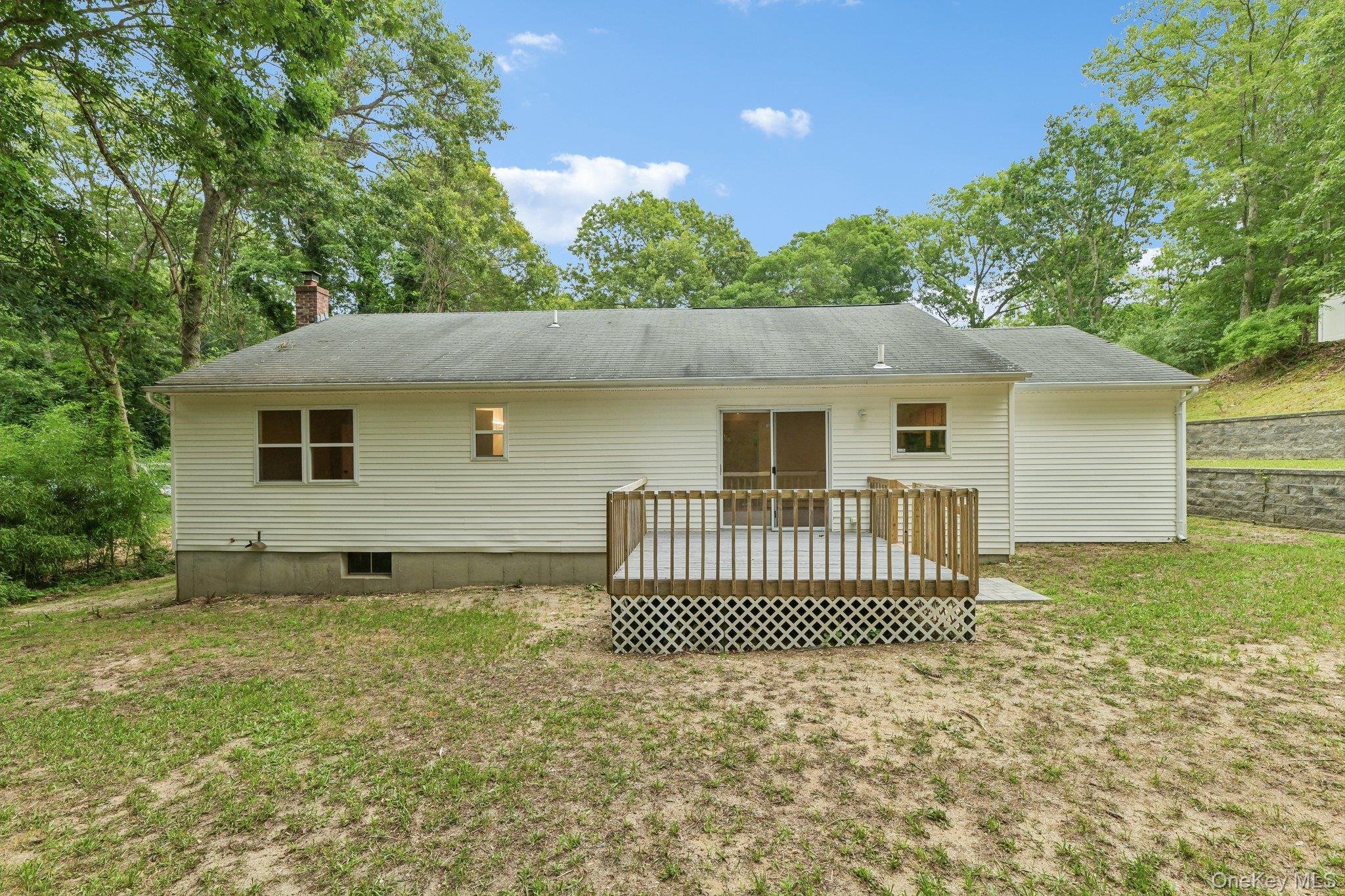 Single Family Red Maple Road Suffolk County, NY 11961, MLS-1023024-28