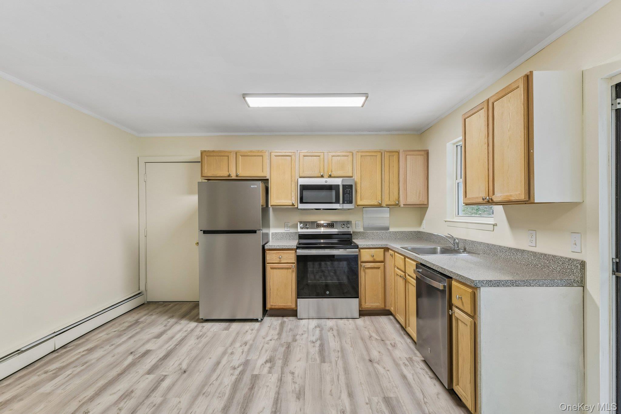 Single Family Red Maple Road Suffolk County, NY 11961, MLS-1023024-9