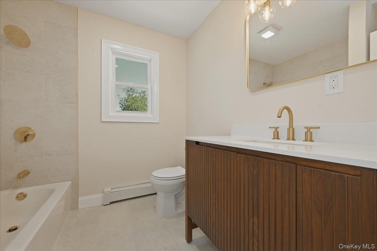 Single Family Bernice Court  Suffolk County, NY 11727, MLS-1023030-32