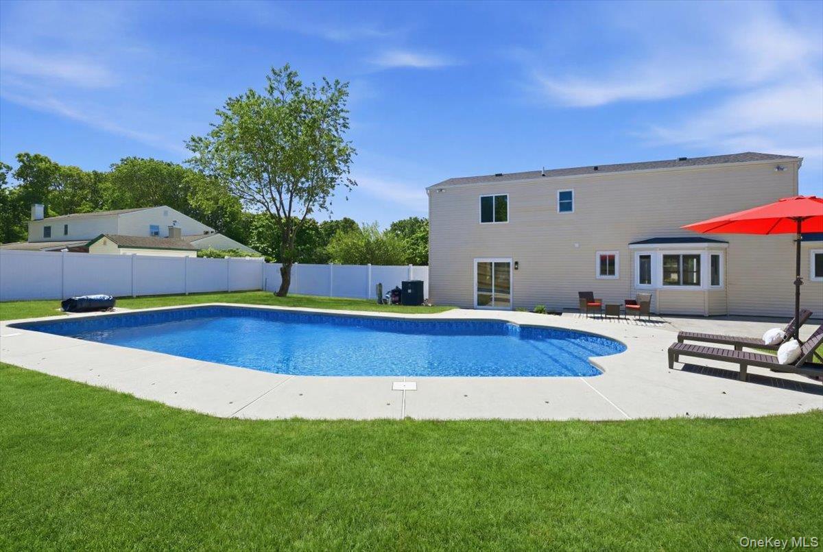 Single Family Bernice Court  Suffolk County, NY 11727, MLS-1023030-37
