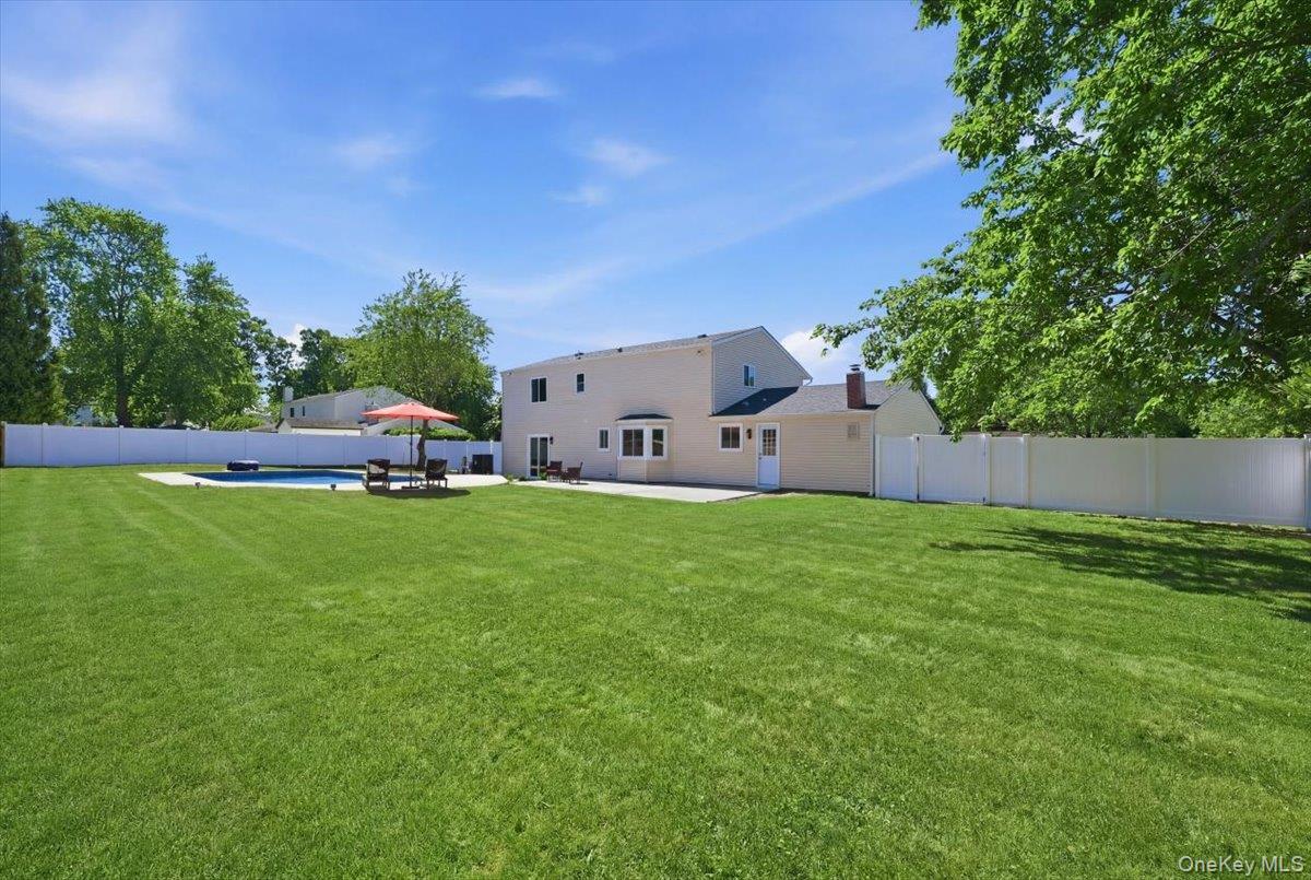 Single Family Bernice Court  Suffolk County, NY 11727, MLS-1023030-38