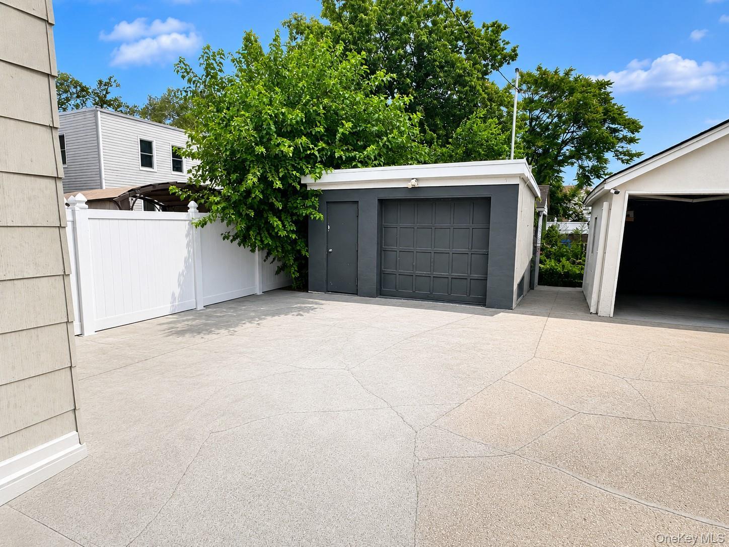 Single Family Sutter Avenue Queens, NY 11417, MLS-1023042-4