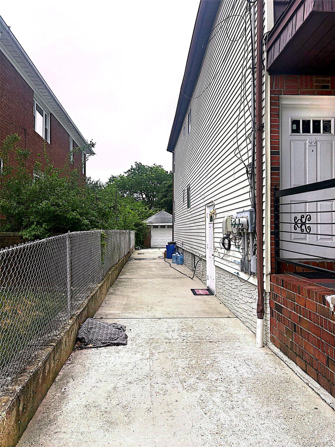 Single Family 254th Street  Queens, NY 11422, MLS-1023060-4