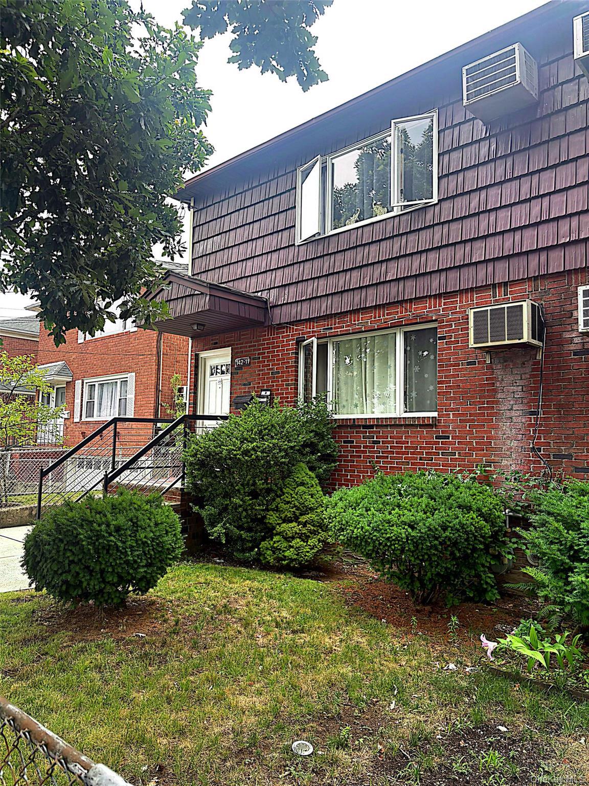 Single Family 254th Street  Queens, NY 11422, MLS-1023060-5