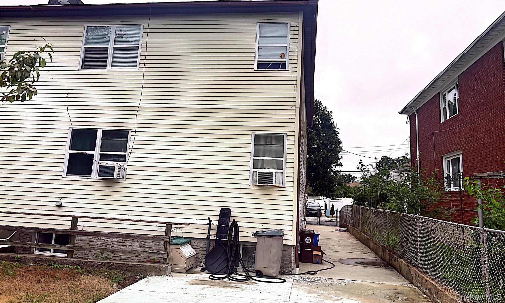 Single Family 254th Street  Queens, NY 11422, MLS-1023060-6
