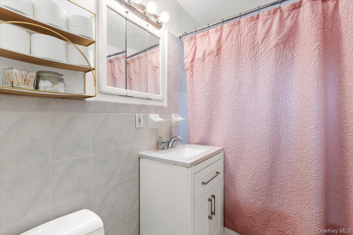 Single Family Eastchester Road Bronx, NY 10469, MLS-1023087-13