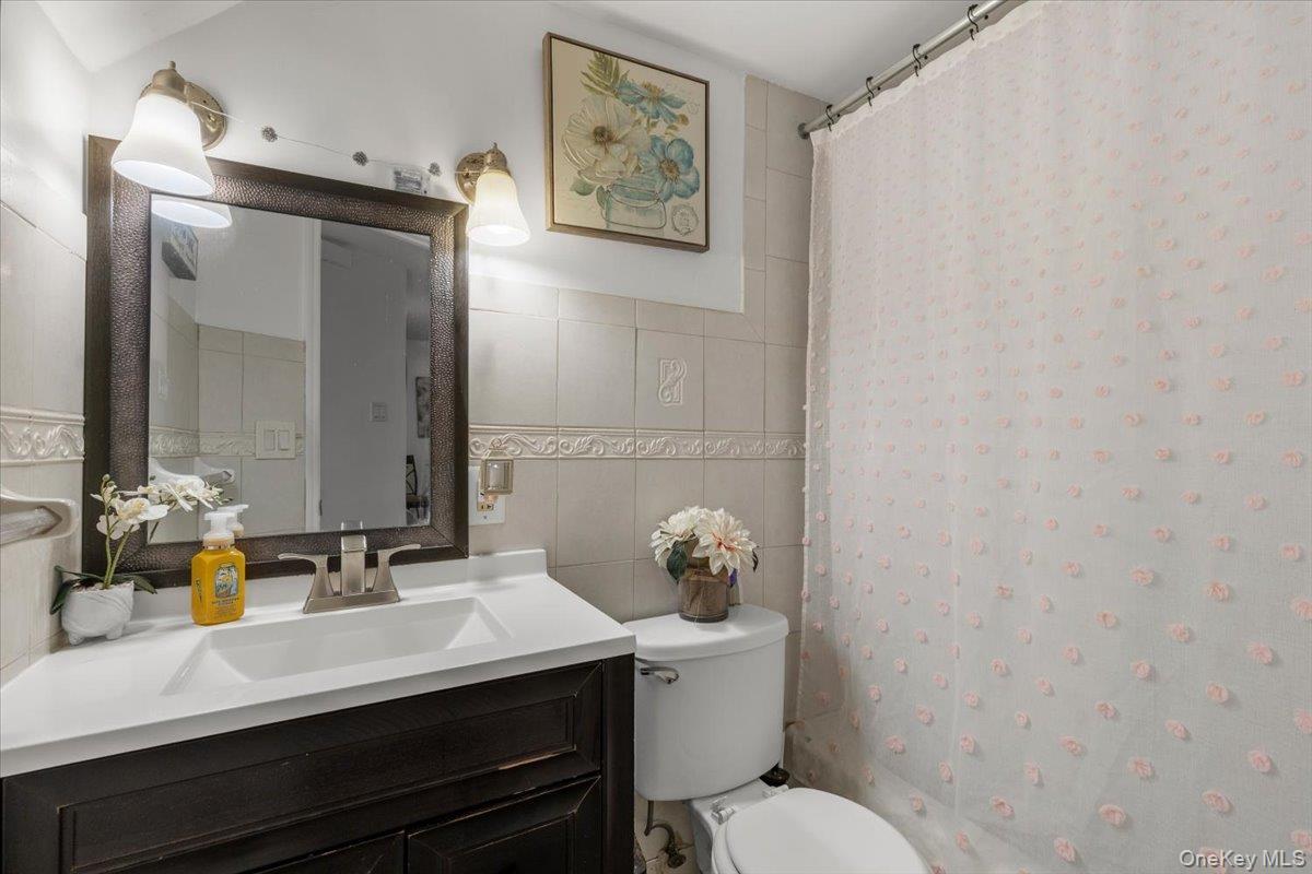 Single Family Eastchester Road Bronx, NY 10469, MLS-1023087-17