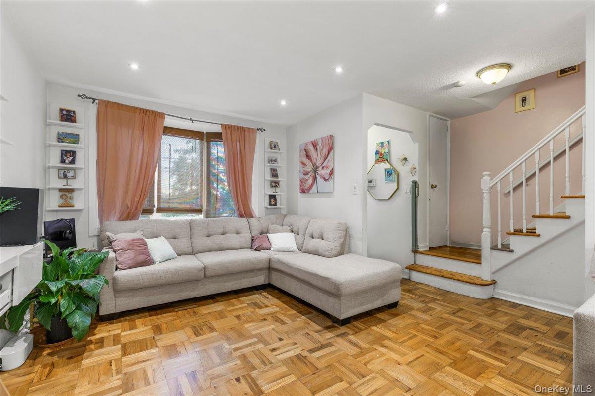 Single Family Eastchester Road Bronx, NY 10469, MLS-1023087-2