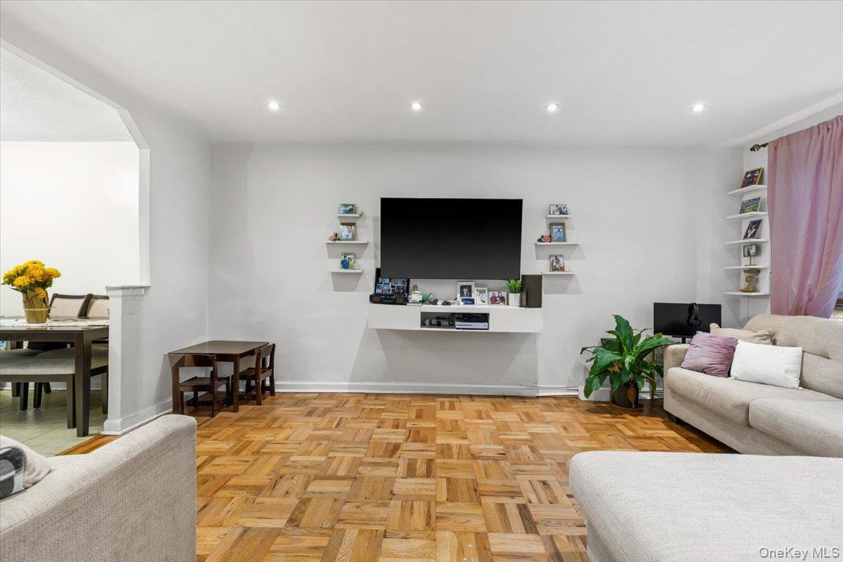 Single Family Eastchester Road Bronx, NY 10469, MLS-1023087-4